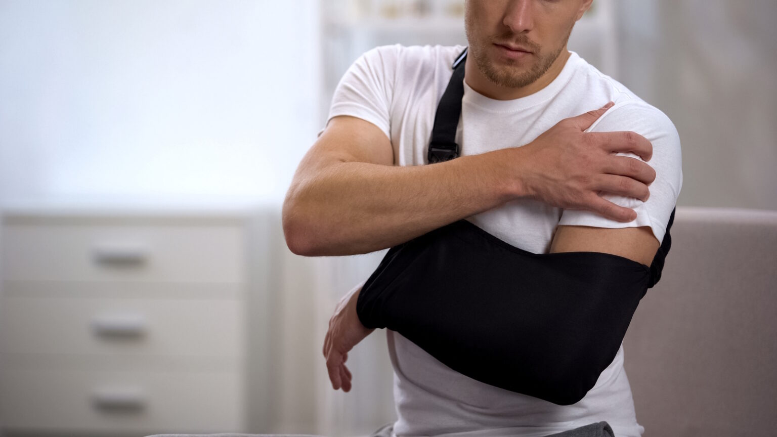 I Have Arm Pain. When Do I See an Orthopedic Doctor?