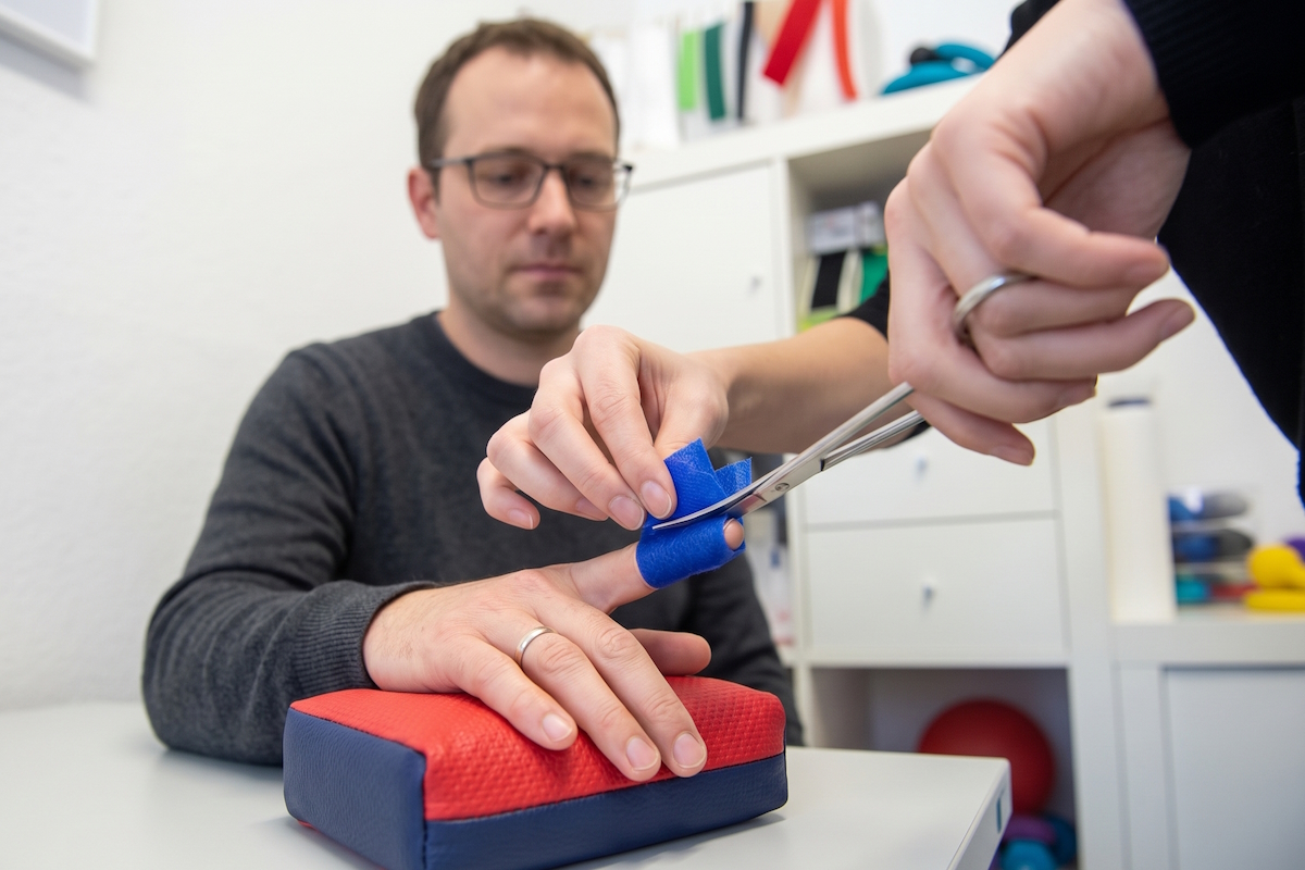 hand pain finger treatment aigem